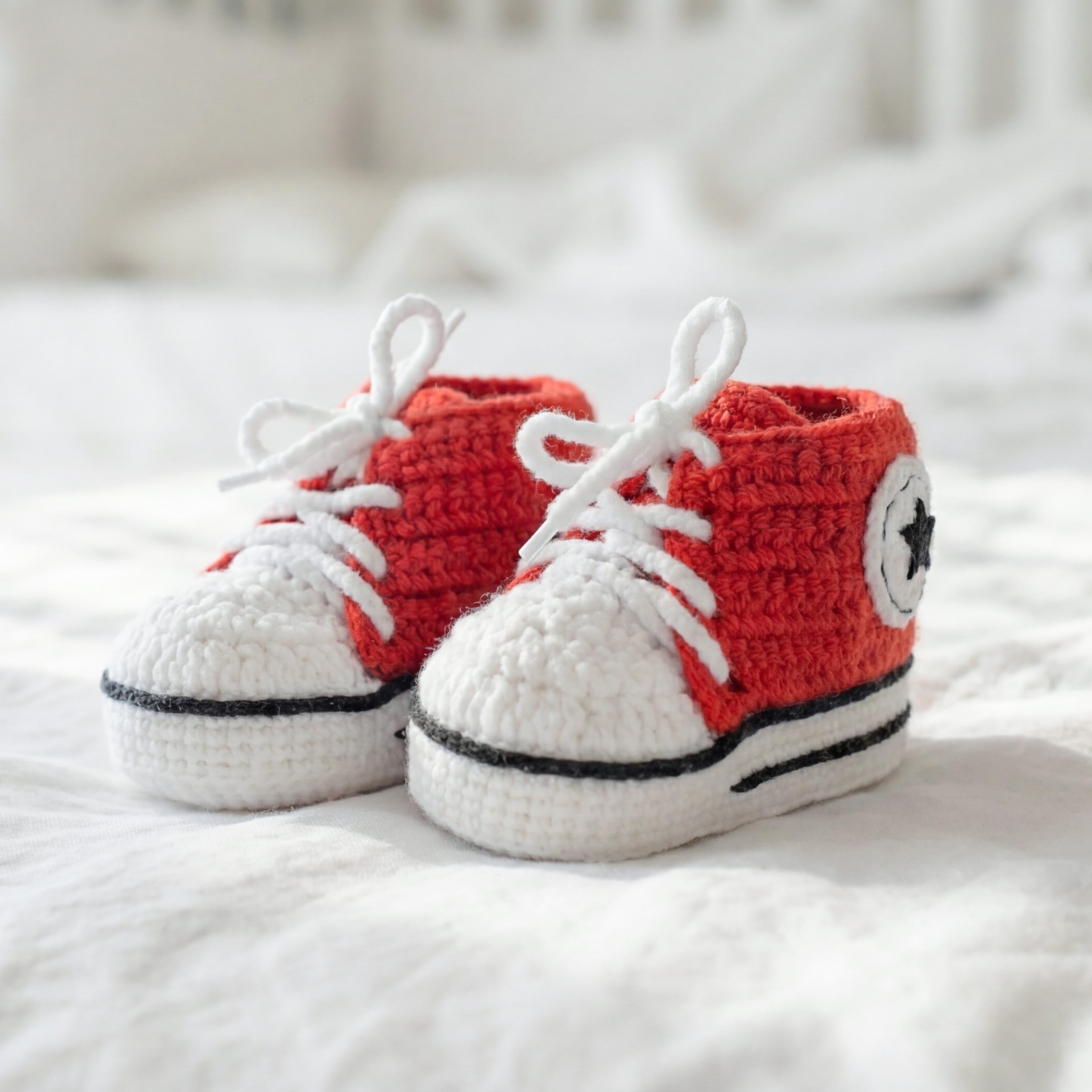 Personalized Baby Booties, Unisex Crochet Shoes, Newborn Sneakers, Baby Shower Gift, Chucks for Boy & Girl